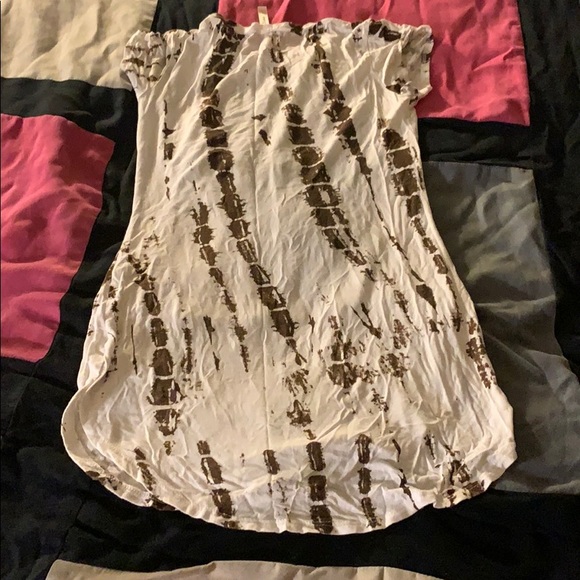 Clothes - Picture 3 of 3